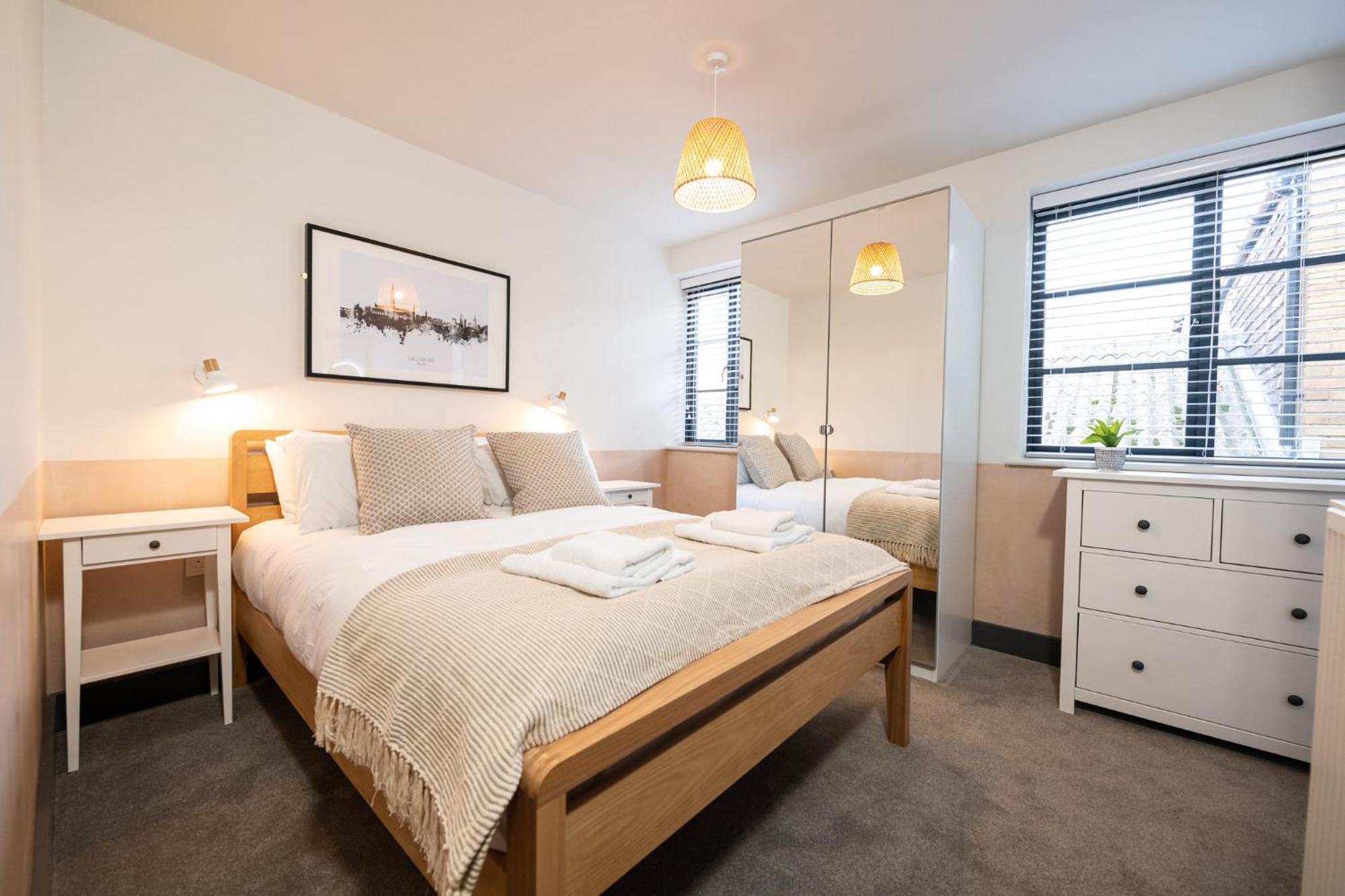 2 Castle Mews * Salisbury